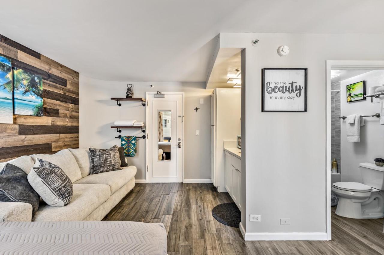 Inviting Waikiki Grand Hotel Room One Block To Beach! Χονολουλού Εξωτερικό φωτογραφία
